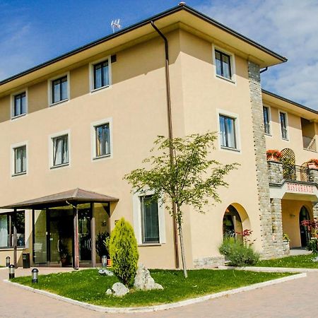 Hotel Santo Stefano Пиеве Санто Стефано Екстериор снимка