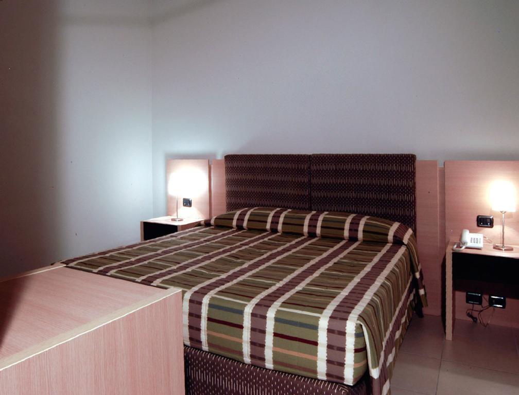 Hotel Santo Stefano Пиеве Санто Стефано Екстериор снимка