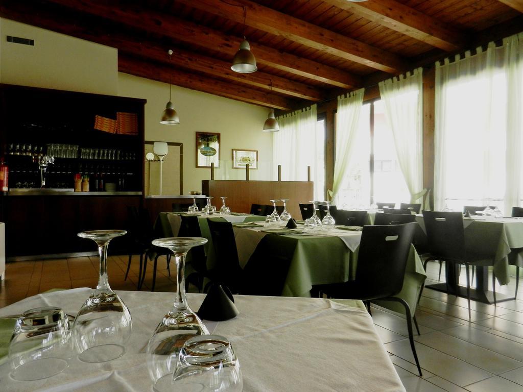 Hotel Santo Stefano Пиеве Санто Стефано Екстериор снимка