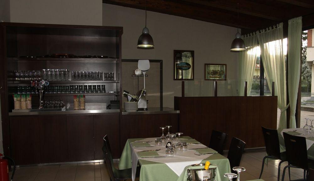 Hotel Santo Stefano Пиеве Санто Стефано Екстериор снимка