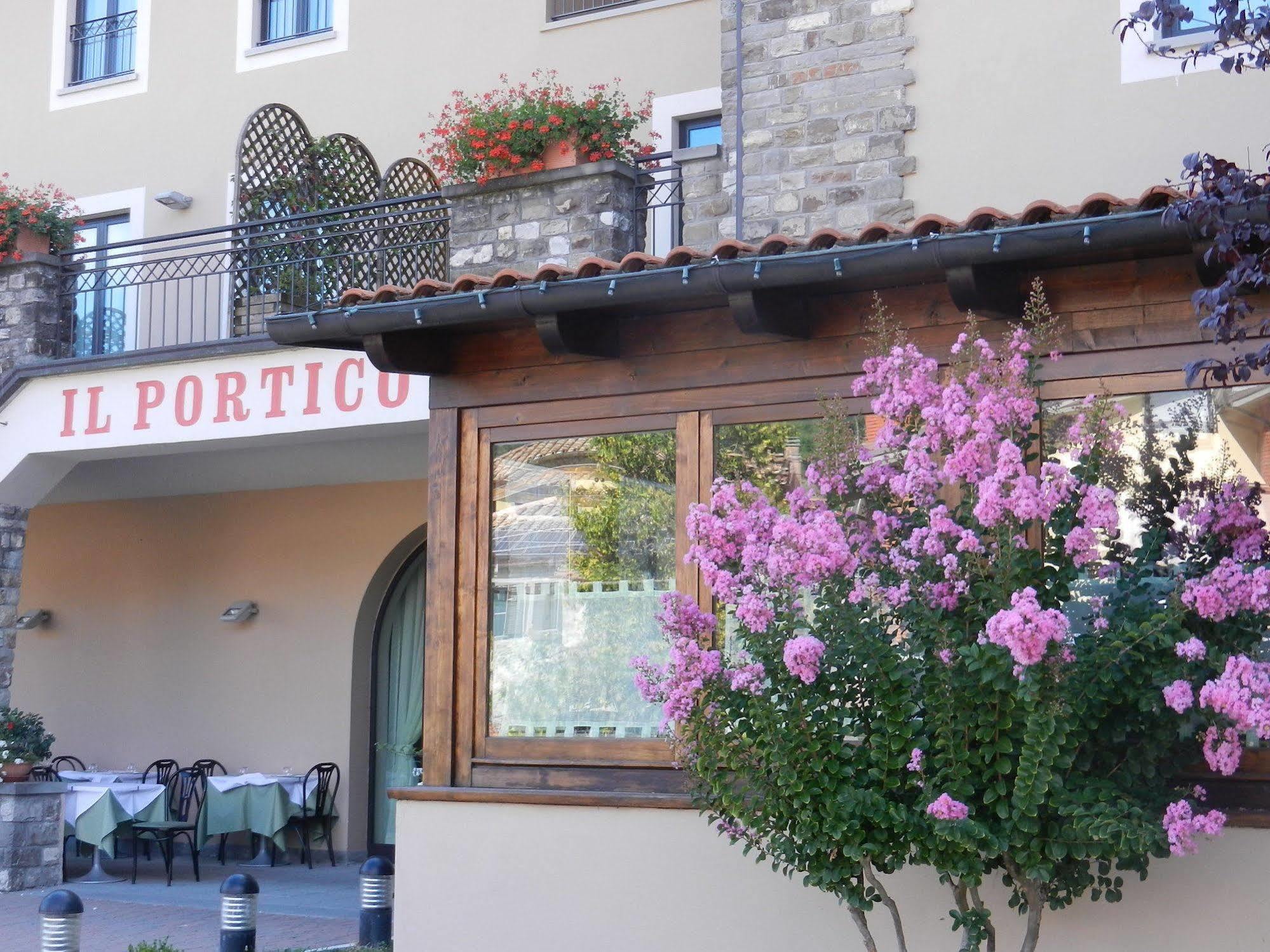 Hotel Santo Stefano Пиеве Санто Стефано Екстериор снимка