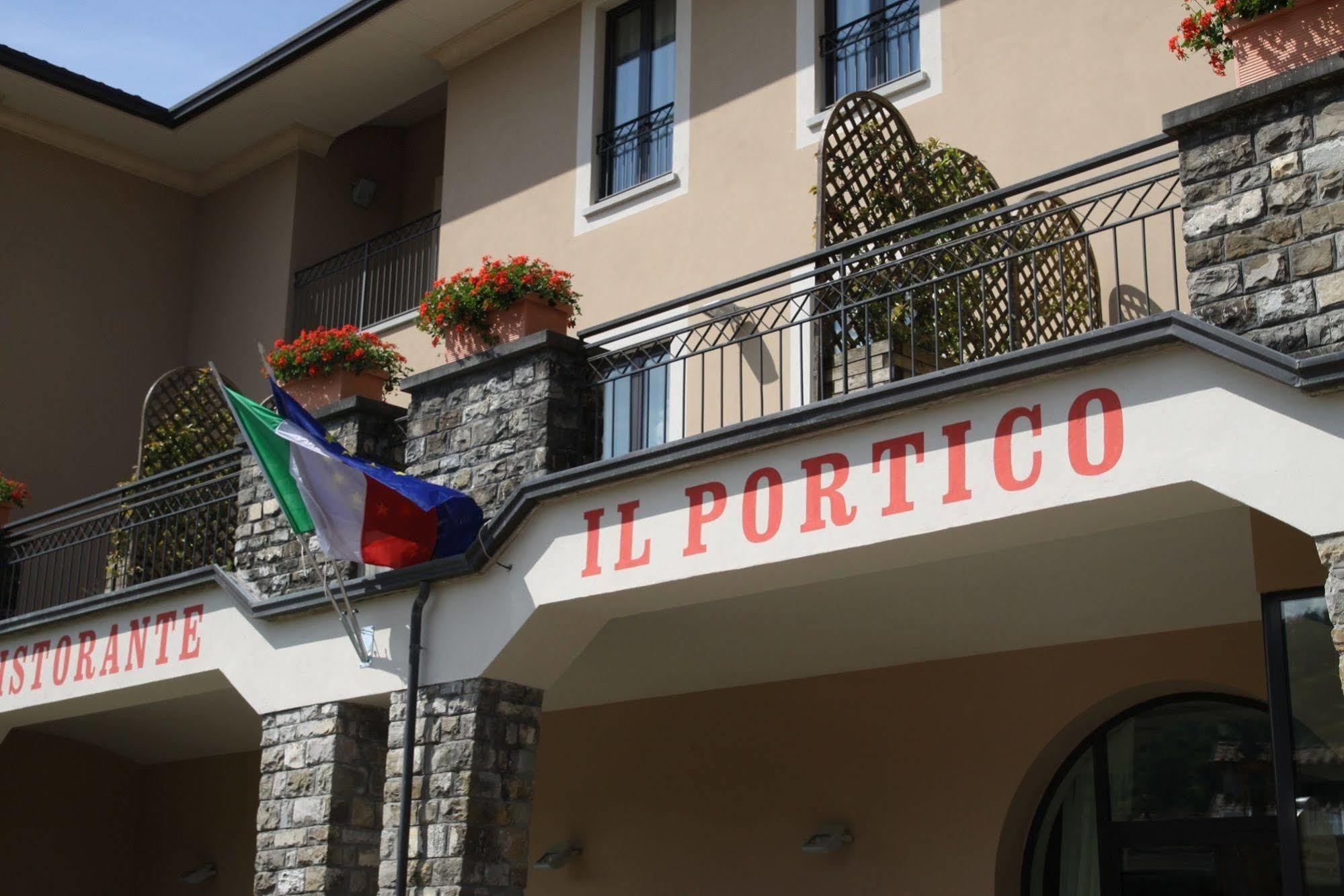 Hotel Santo Stefano Пиеве Санто Стефано Екстериор снимка