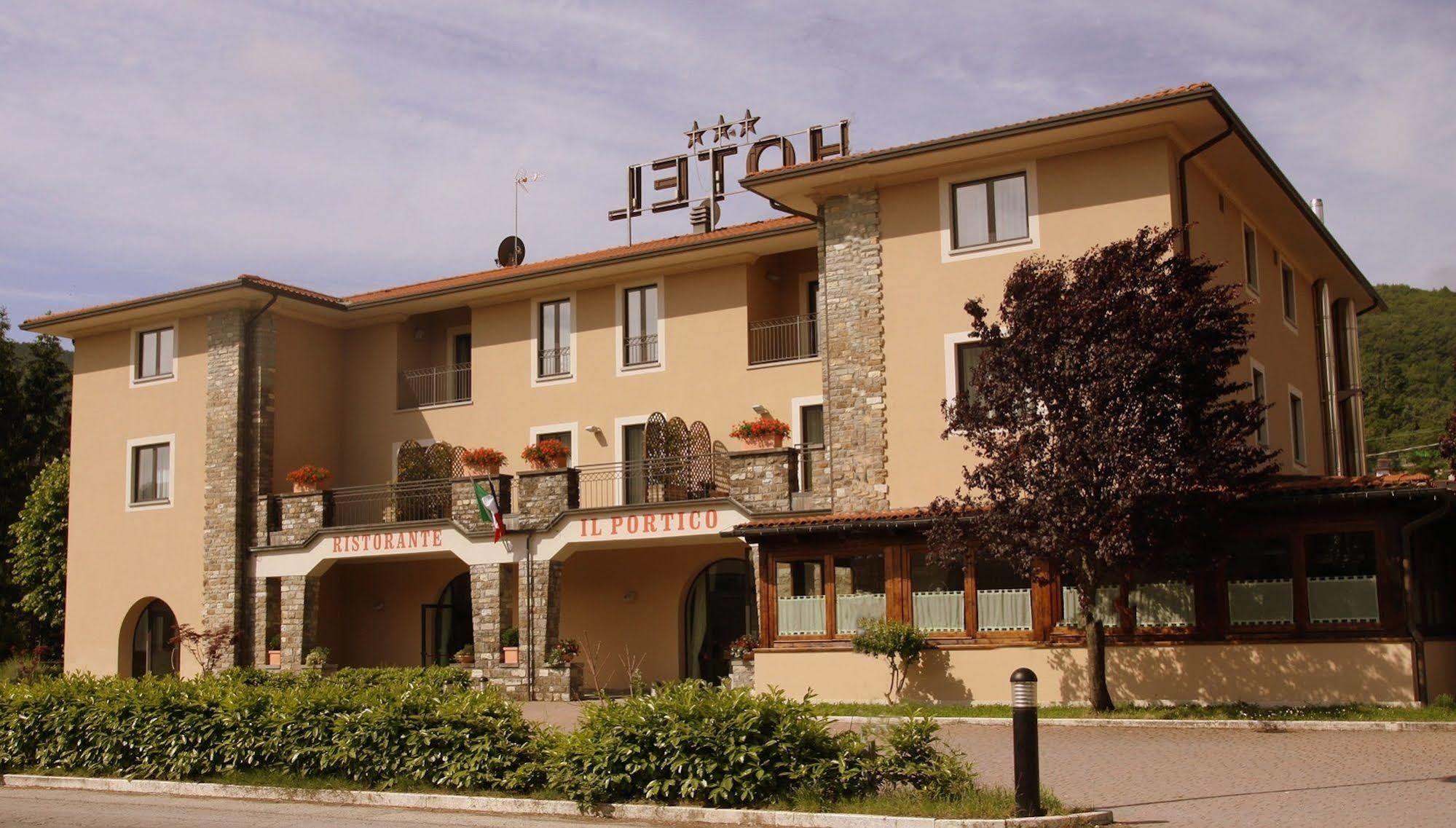 Hotel Santo Stefano Пиеве Санто Стефано Екстериор снимка