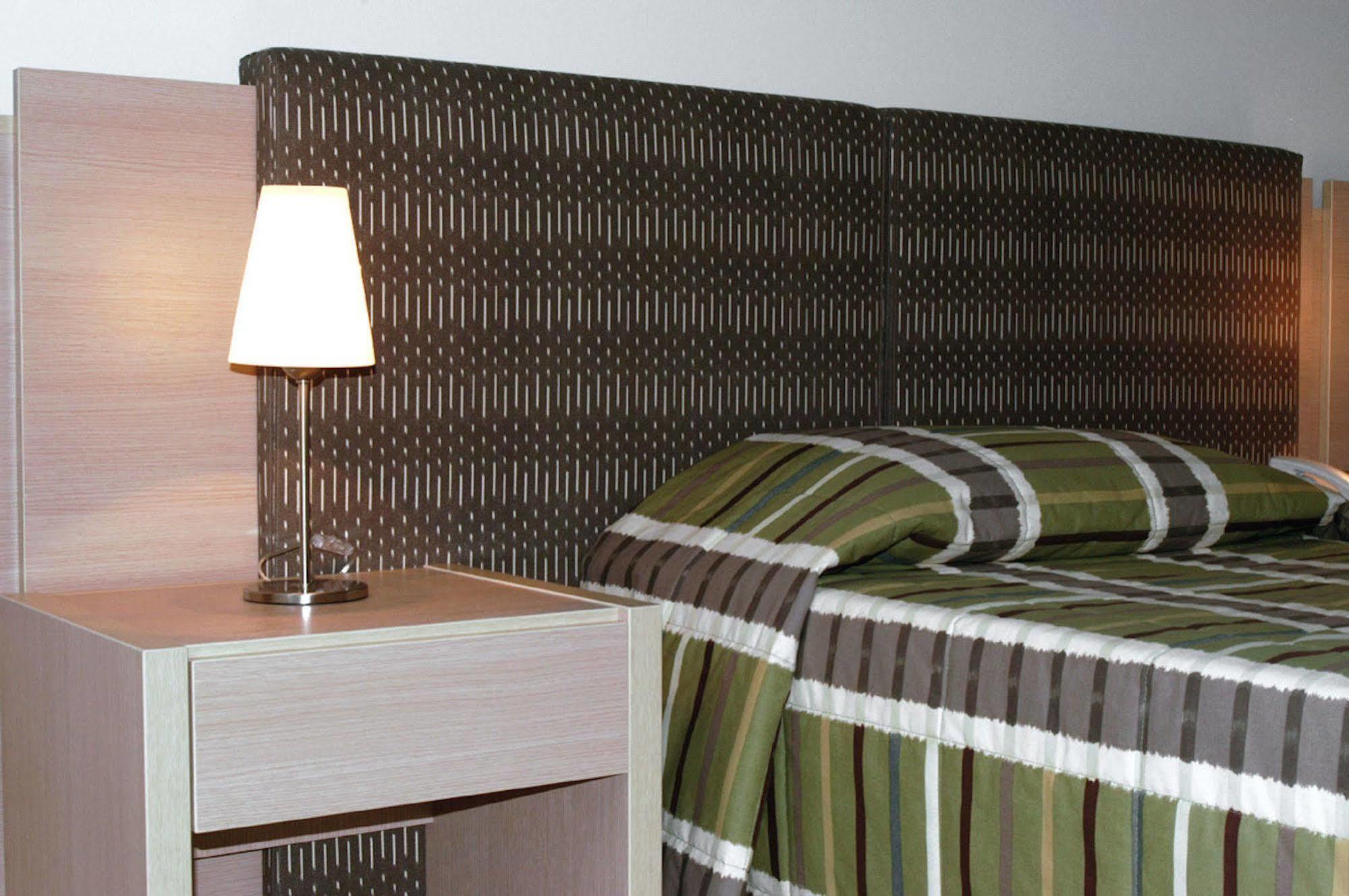 Hotel Santo Stefano Пиеве Санто Стефано Екстериор снимка